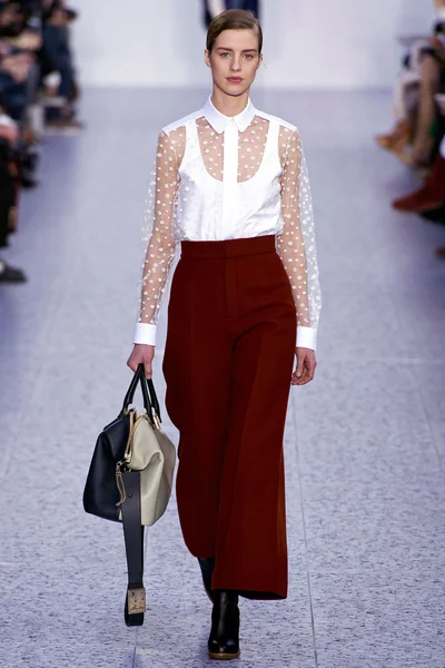 Look 8